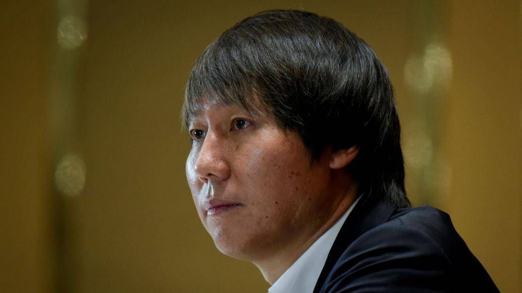 小浪货下面小泬好湿